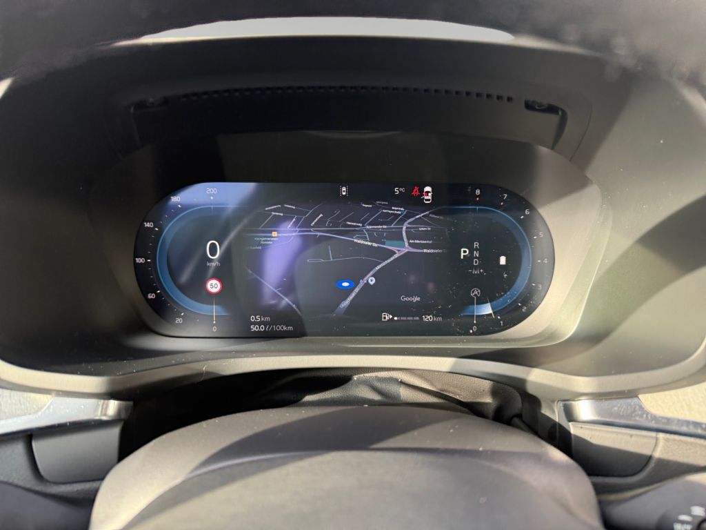 VOLVO V60 B4 B DKG Plus Dark 360° HUD AHK semi elektr. VOLVO V60 B4 B DKG Plus Dark 360° HUD AHK semi elektr.