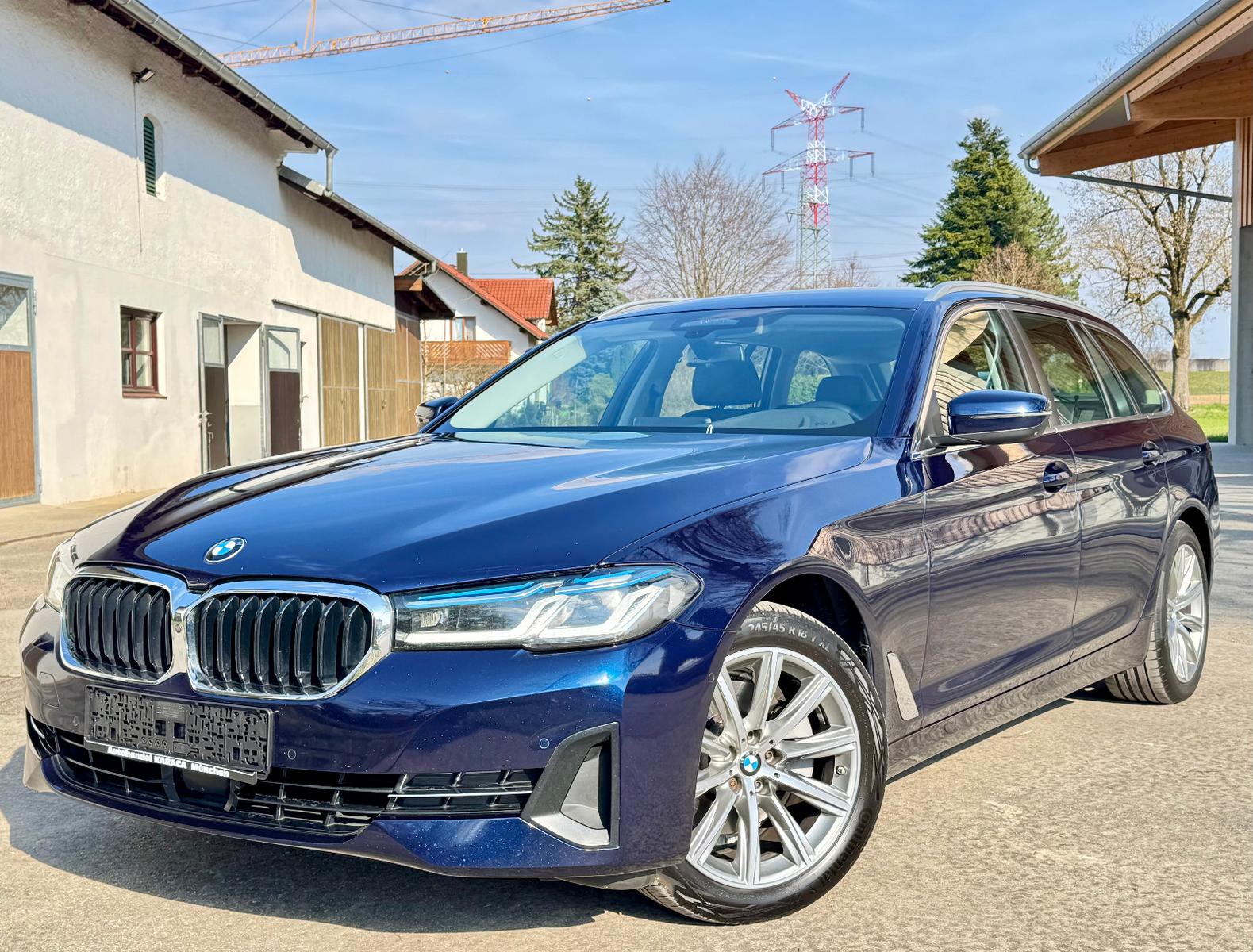 BMW 520d xDrive Touring Aut. Leder Kamera HeadUp 1Hd