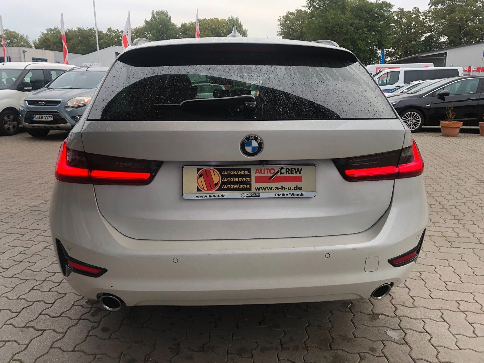 Fahrzeugabbildung BMW 320 d Touring Advantage Panoramadach
