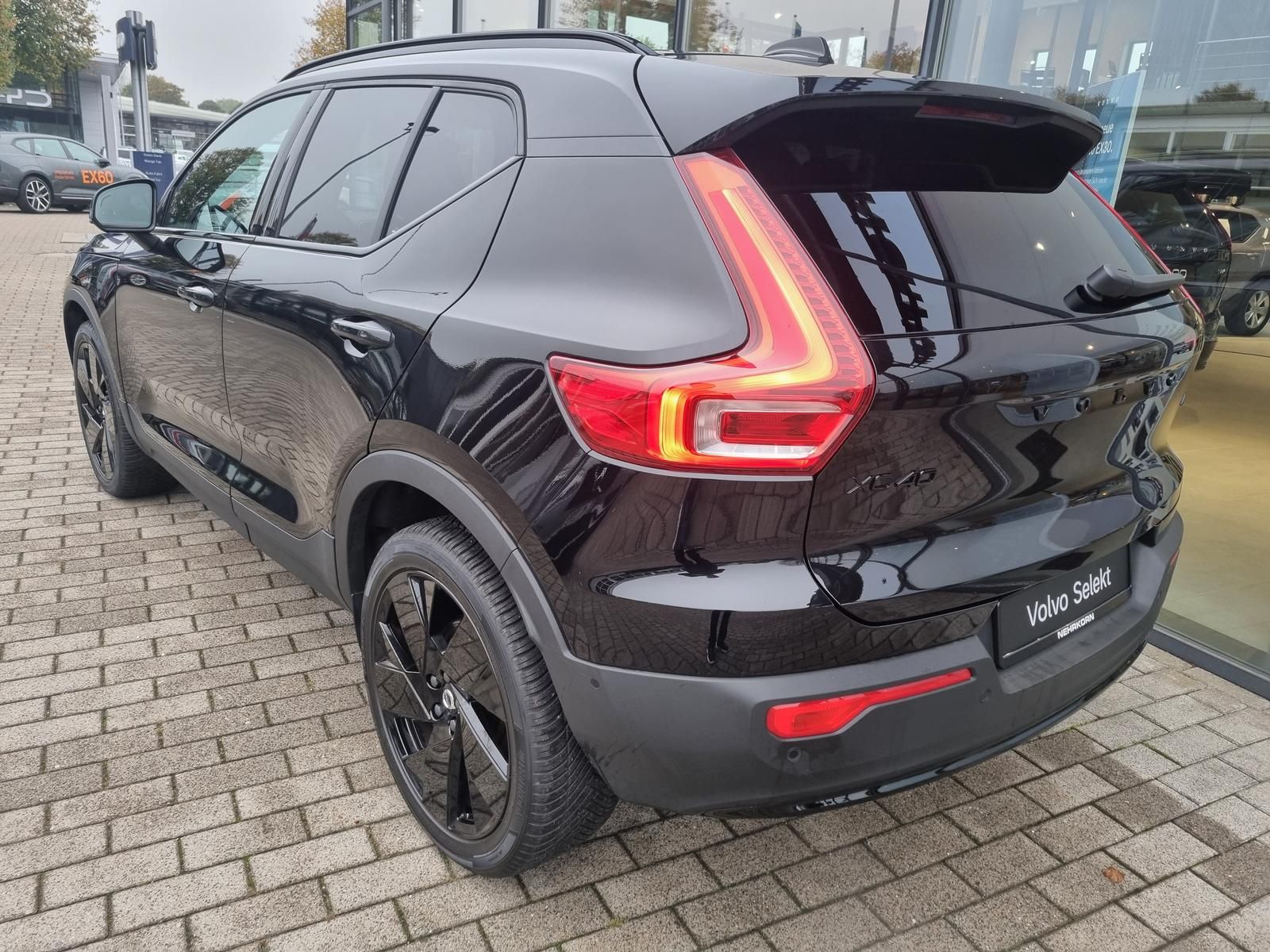 Fahrzeugabbildung Volvo XC40 B3 Plus Black Edition 'Standheizung'