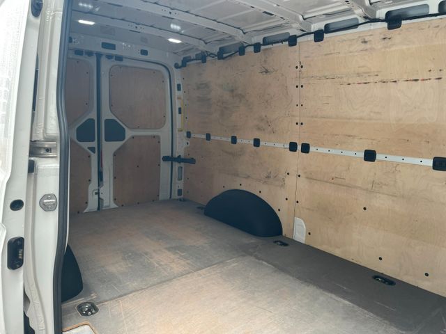 Crafter 35 Kasten 2,0 TDI MR / Heckantrieb / AHK