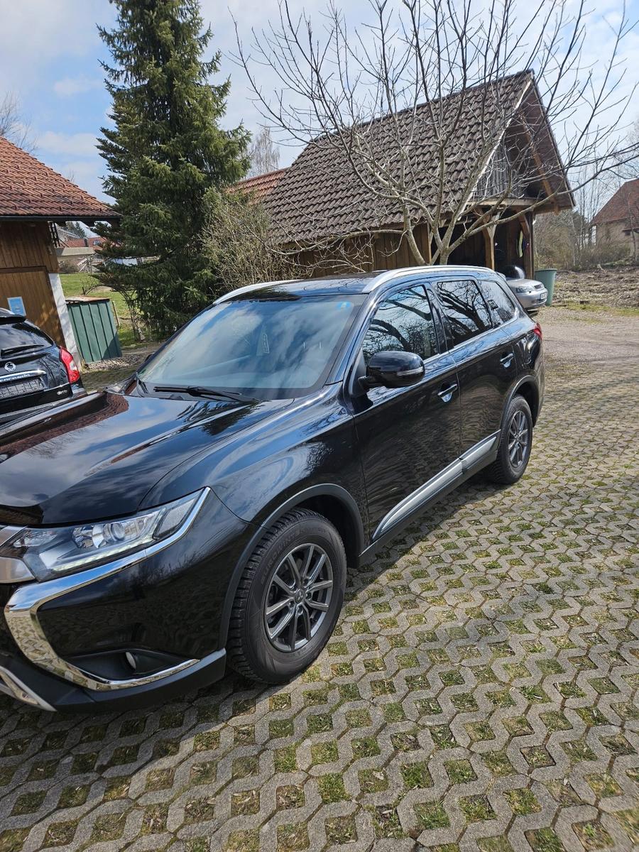 Mitsubishi Outlander 2.0 MIVEC Diamant ClearTec 2WD Diamant
