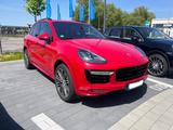 Porsche Cayenne Turbo S  Porsche Approved bis Mail 2027 - Porsche Cayenne: Rot