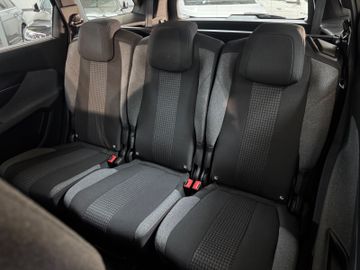 Peugeot 5008 - 10