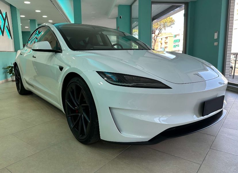 Tesla Model 3 Basis RWD imagem 3