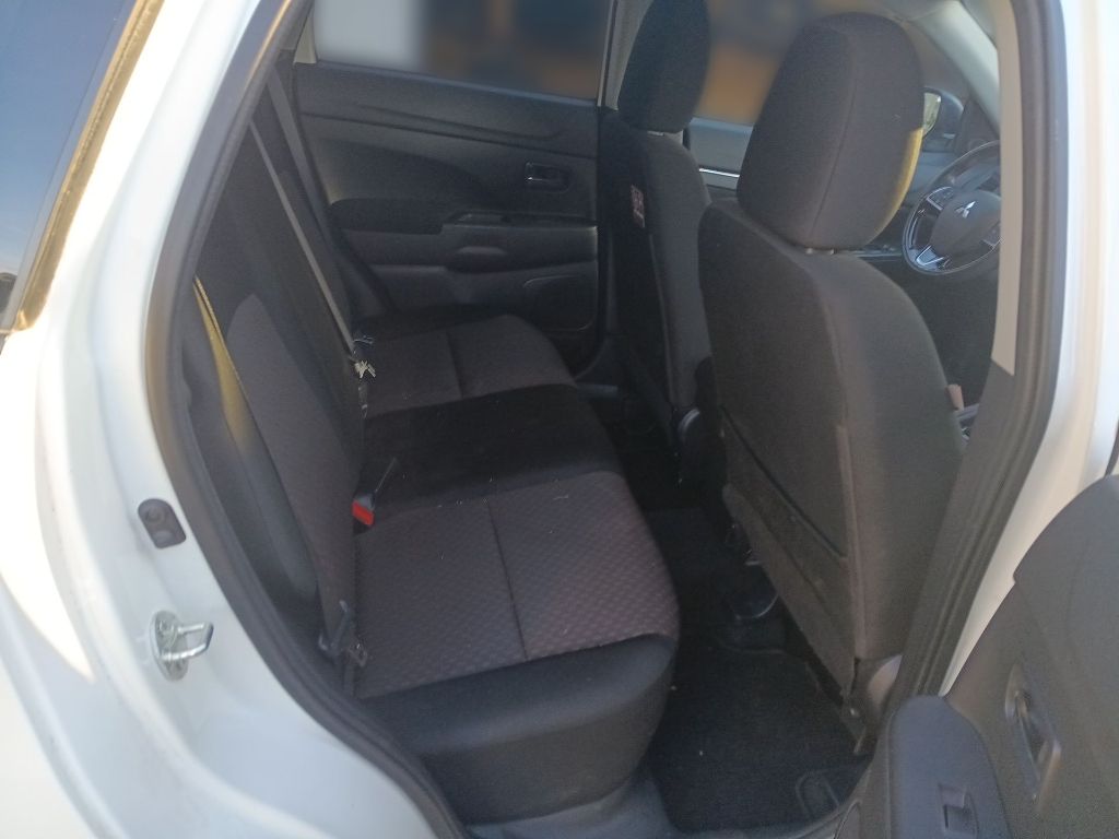 Fahrzeugabbildung Mitsubishi ASX Edit.+ Black 1.6 2WD Xenon Navi Pano AHK