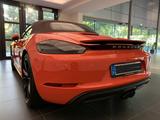 Porsche Boxster Modelljahr 2021 - Porsche mit Benzin-Antrieb: Orange, Cabrio