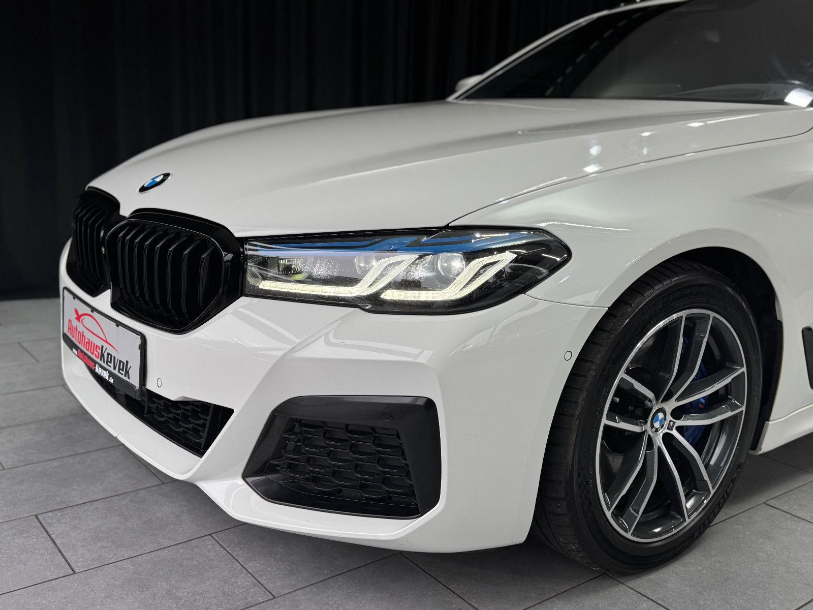 Fahrzeugabbildung BMW 530 d xDrive M Sport|360°|LASER|HUD|