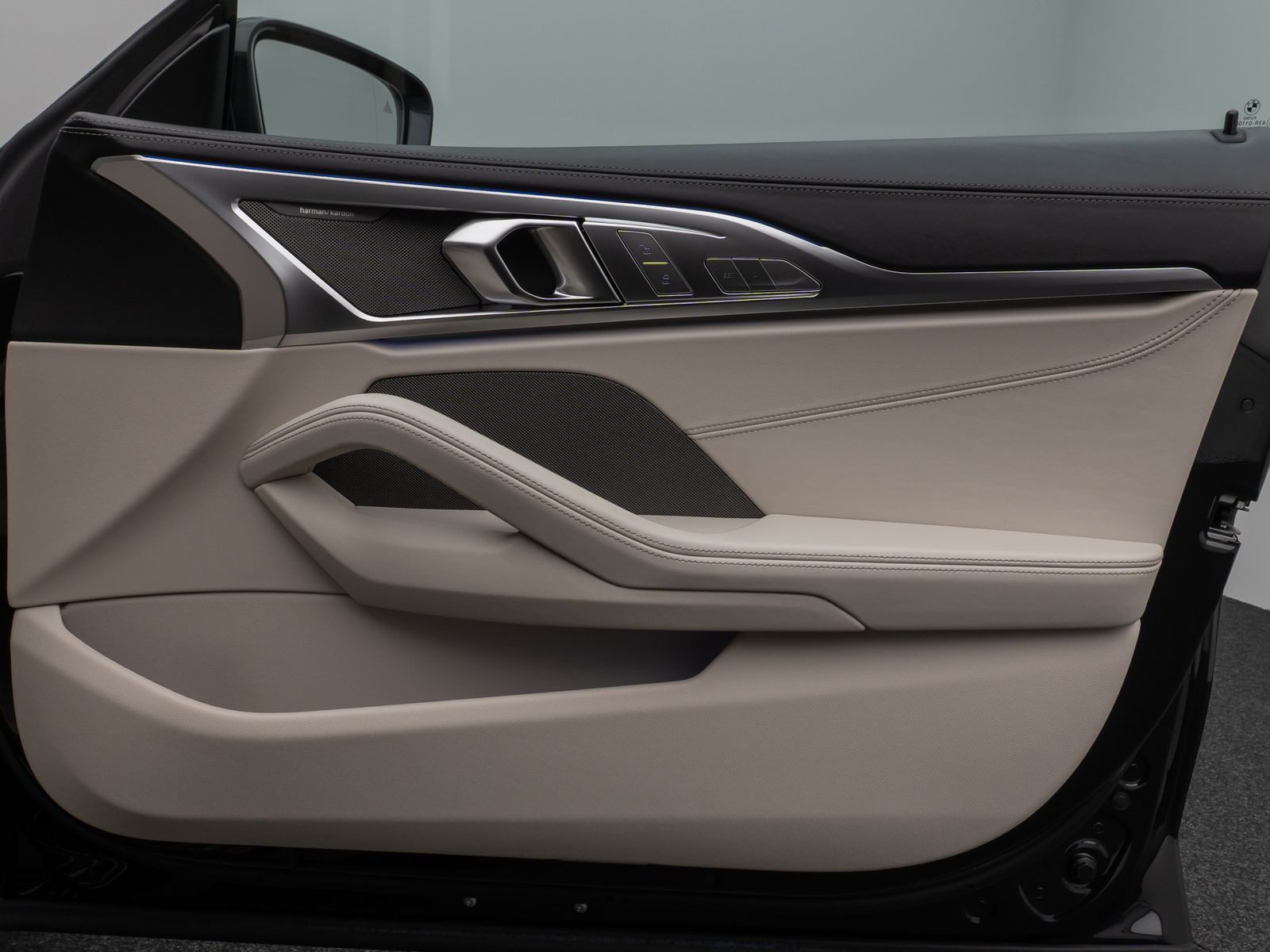 Fahrzeugabbildung BMW 840d xD Gran Coupè Laser 360°HUD SoftCl DisplKey