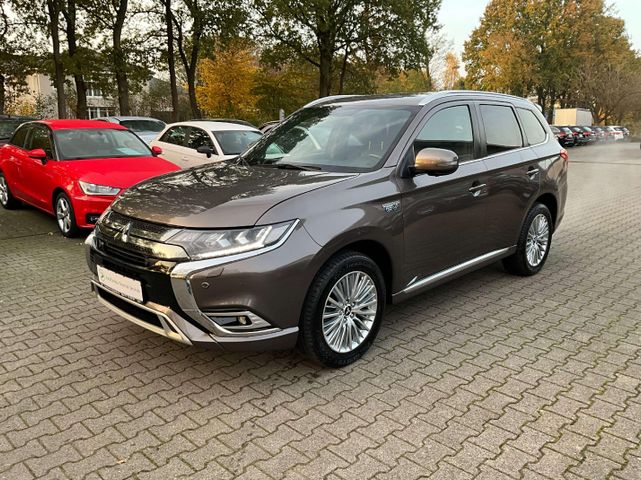 Mitsubishi Outlander 2,4 4WD CVT  Intro Edition  Automatik