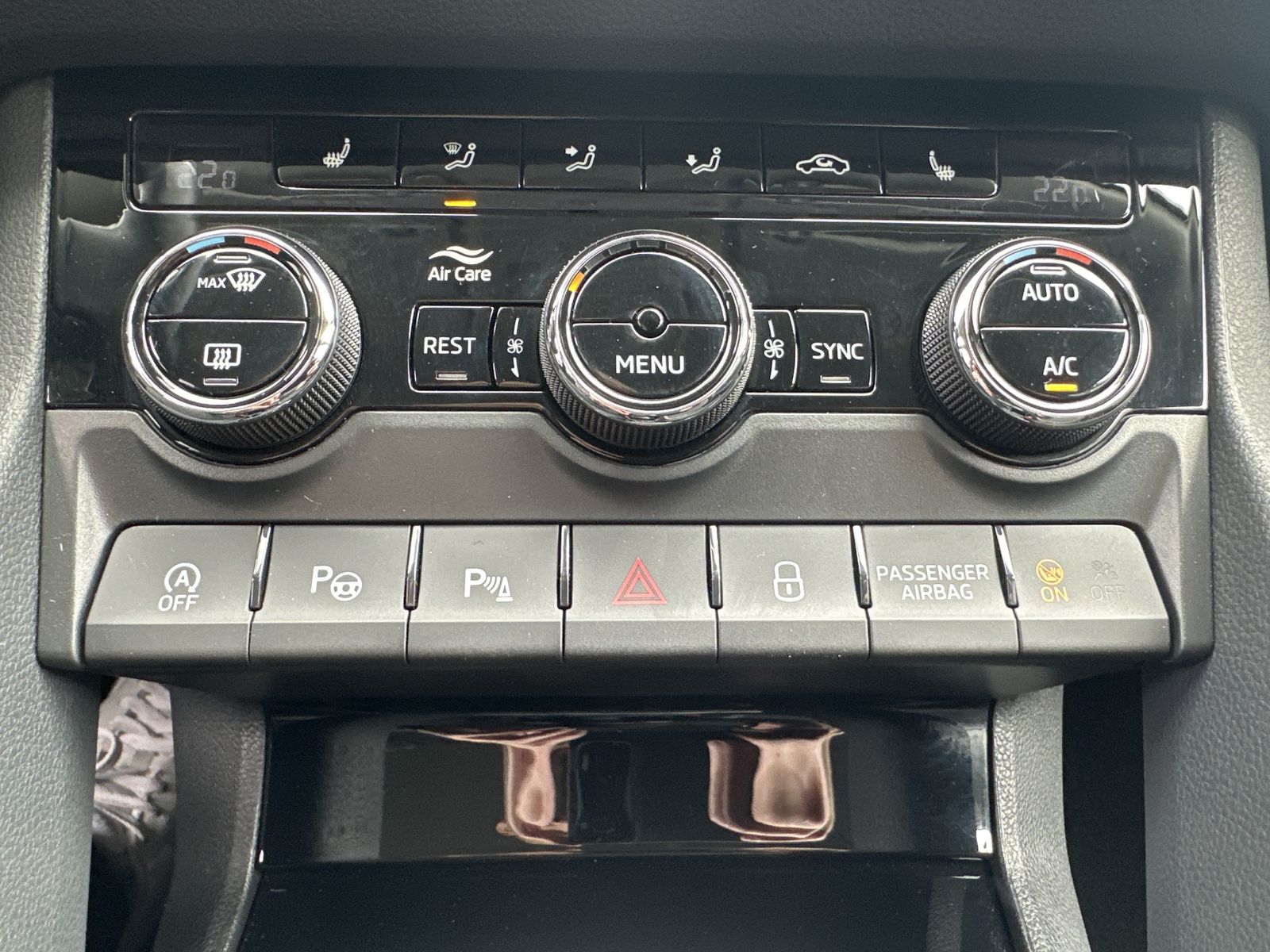 Fahrzeugabbildung SKODA Kodiaq Ambition NAV+MATRIX+ACC+AHK+KAMERA+17ZOLL