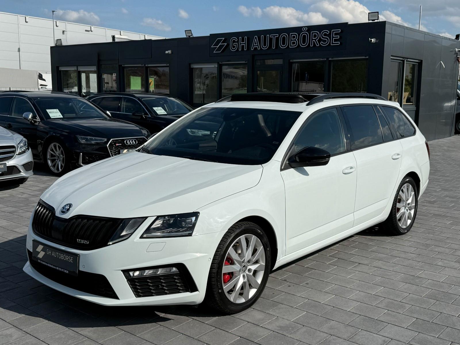 Skoda Octavia Combi RS 4x4 DSG*PANO*R-KAM*AHK*ACC*SPUR