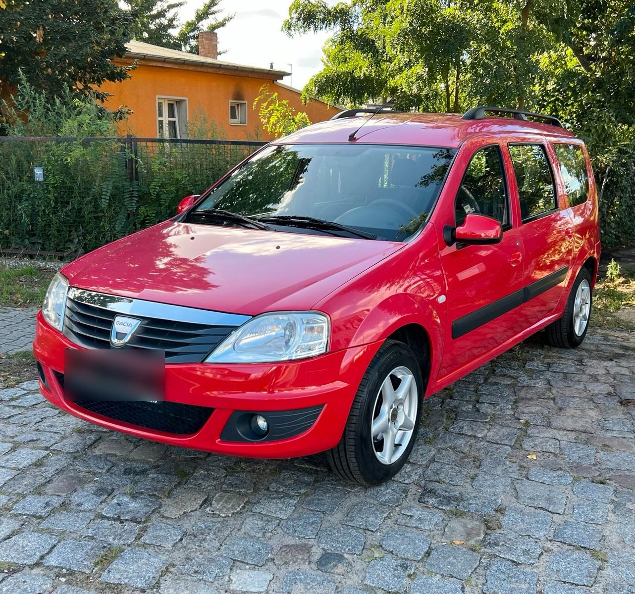 Dacia Logan 2009 — rear view