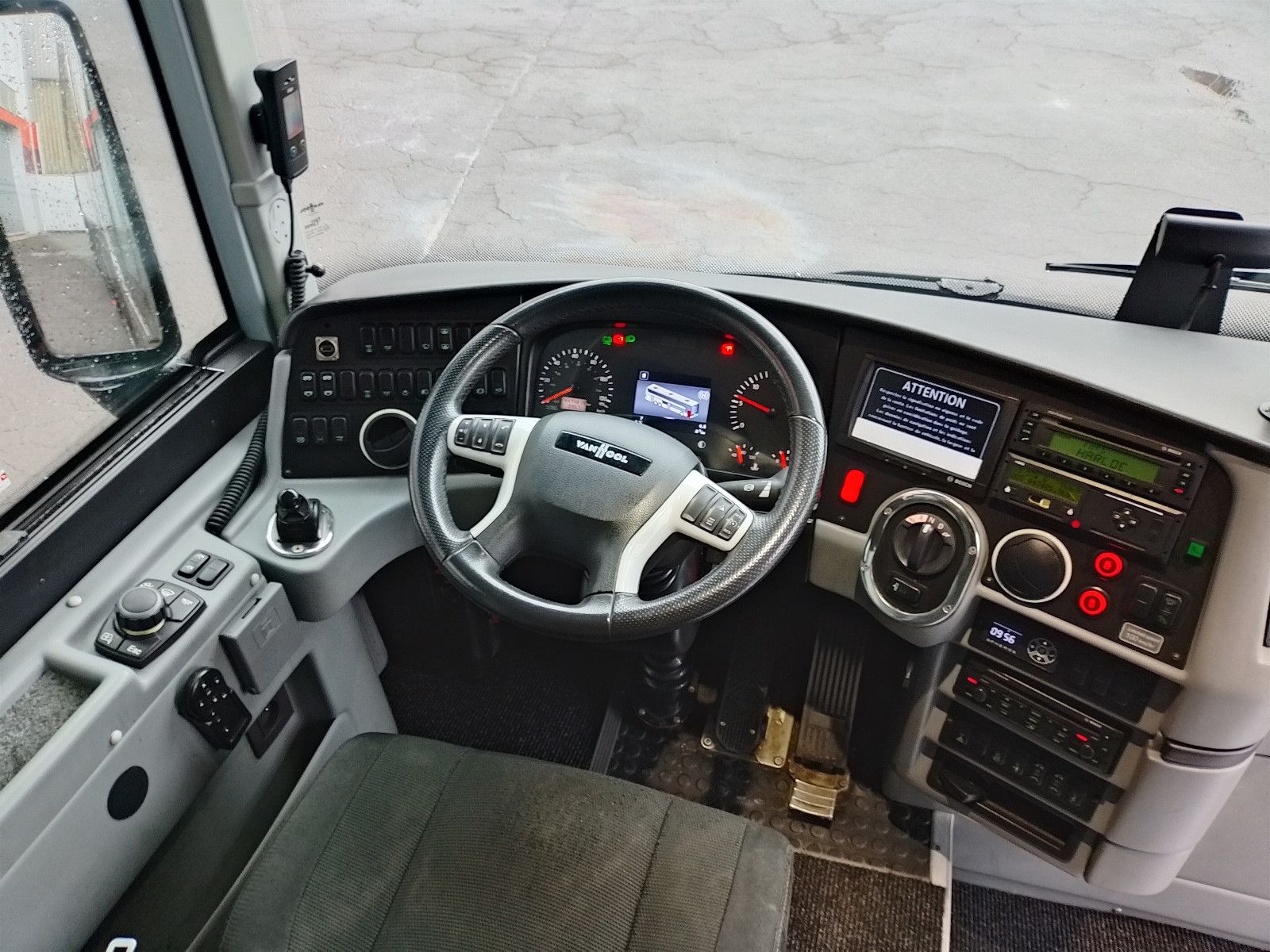 VANHOOL  2018 - Image 11 of 50