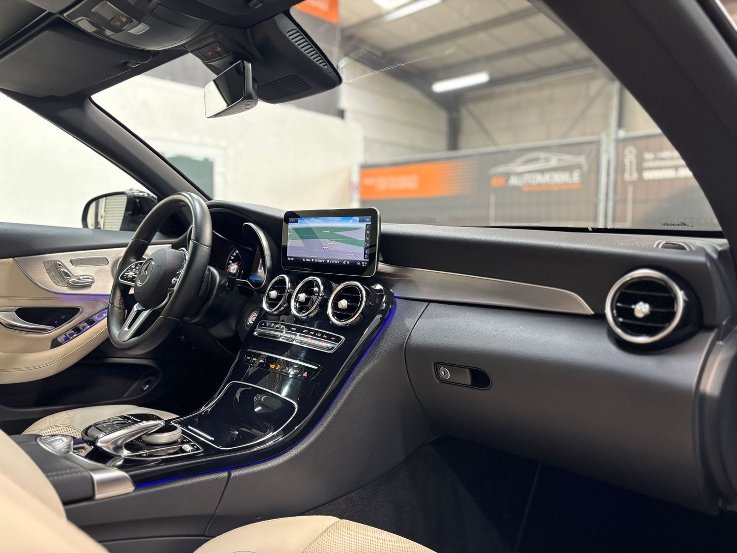 Fahrzeugabbildung Mercedes-Benz C 180 AMG Night#LED#Leder#Airscarf#Memory#Kamera