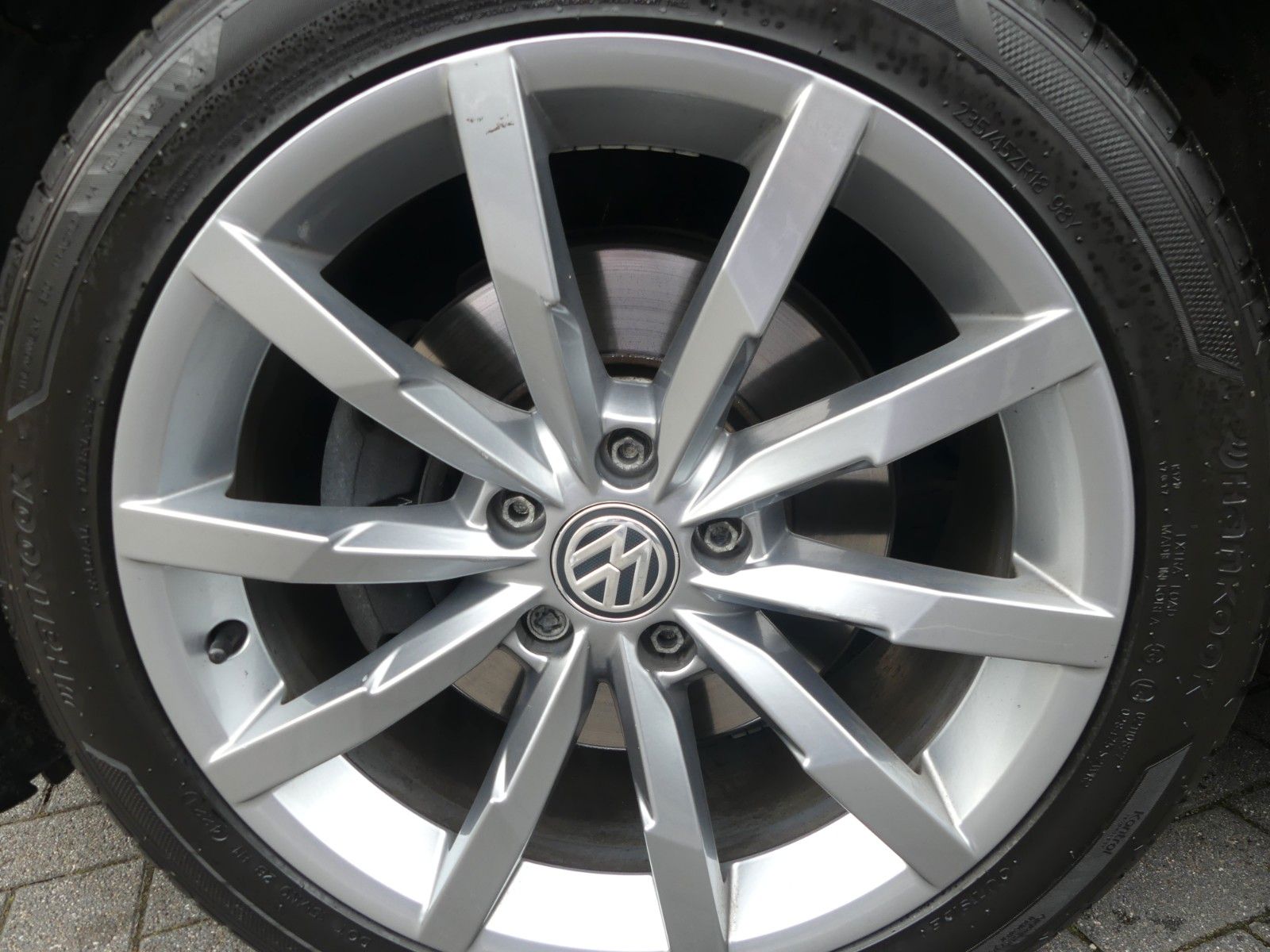 Fahrzeugabbildung Volkswagen Passat Lim. Elegance R-Line Leder Navi Kamera