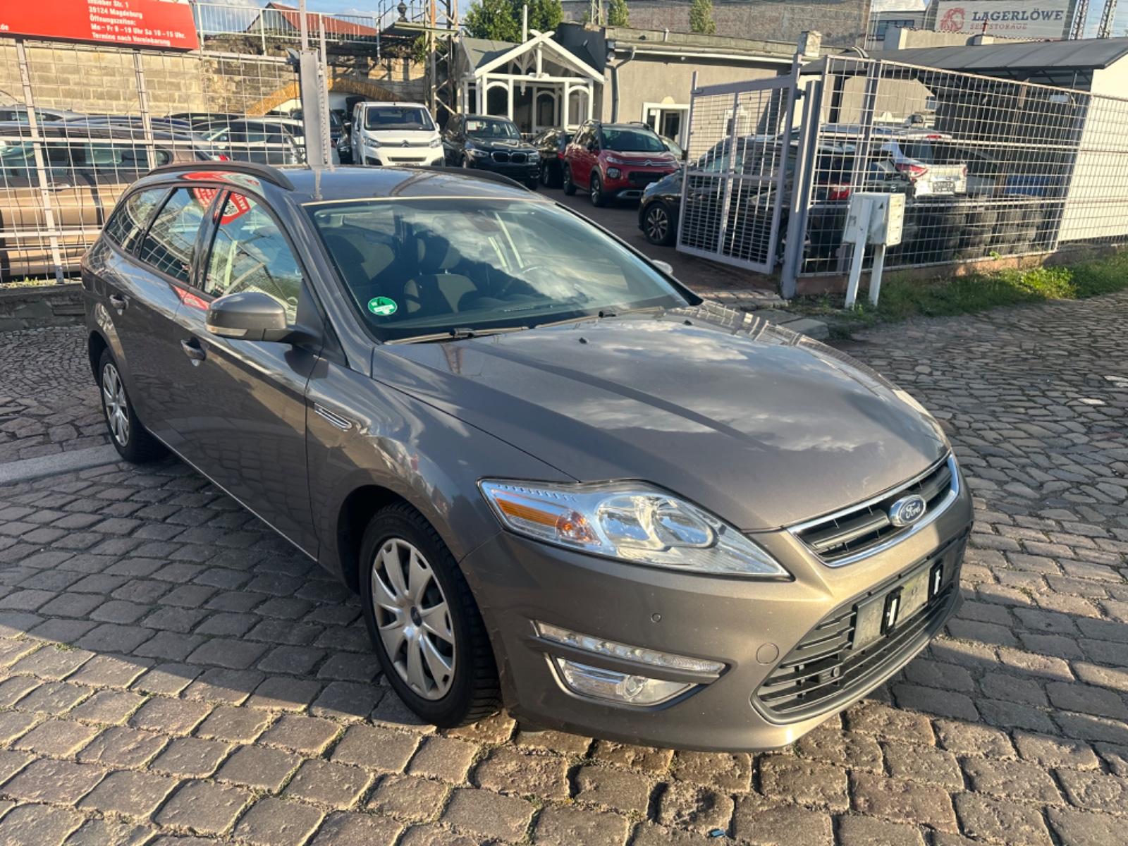 Ford Mondeo 2012 — interior