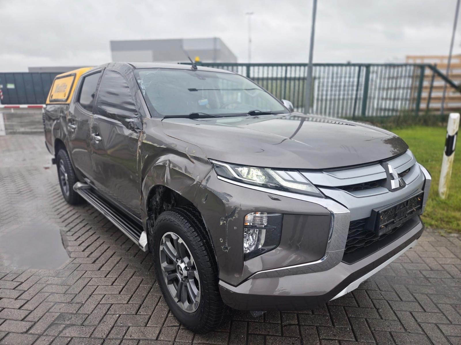 Mitsubishi L200 Select Doppelkabine 4WD Spezial Autom. LED