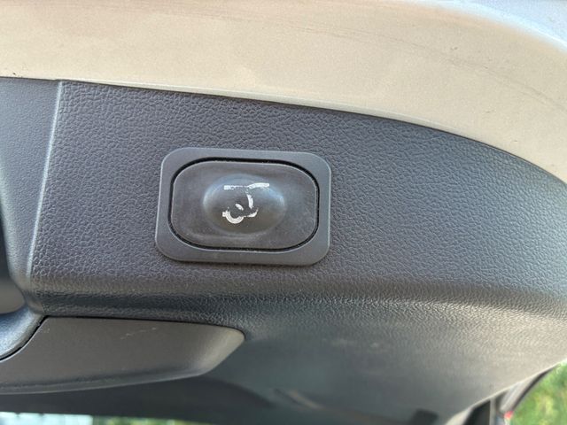 Fahrzeugabbildung Ford Focus 2,0 EcoBlue Turnier >AHK/Standheiz/PANO