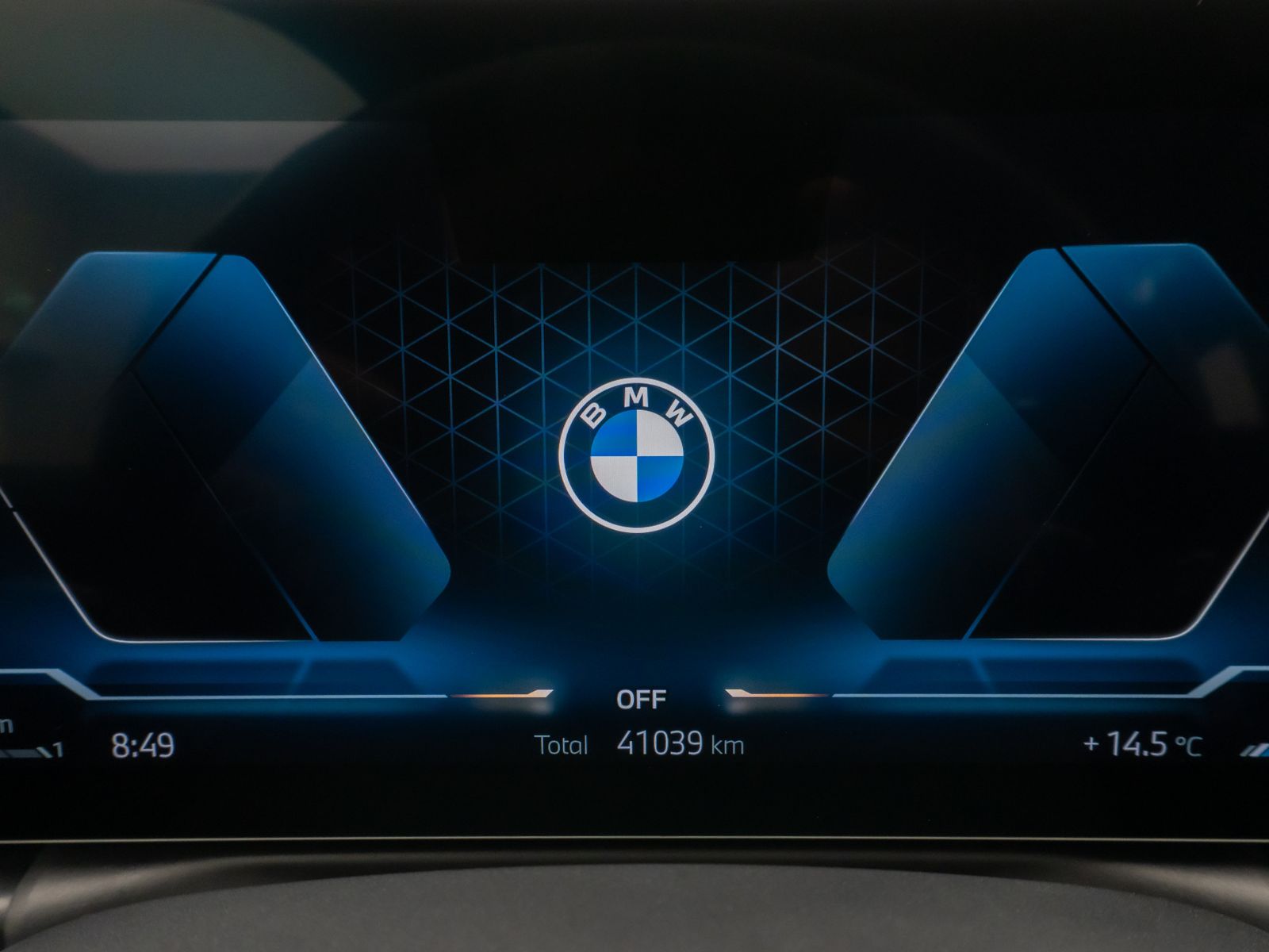 Fahrzeugabbildung BMW 318d M Sport DAB HUD CockPitPro Lordos PDC Leder