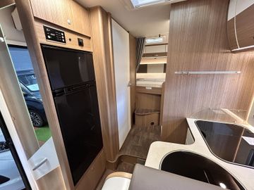 Carado T 334 SAT TV Fahrradtr. Automatik Hubbett Kamera