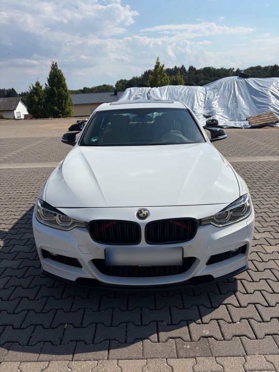 Image of BMW 330