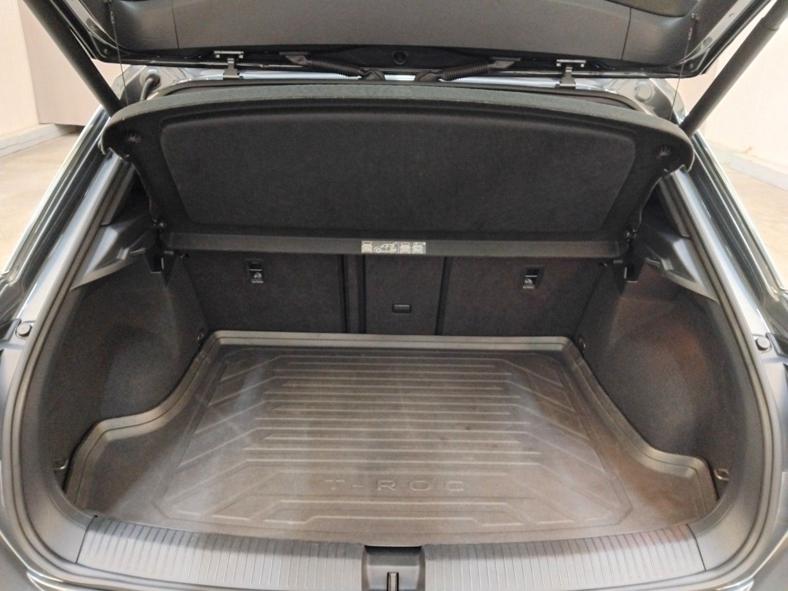 Vw T-Roc (06/2026, Benzin)