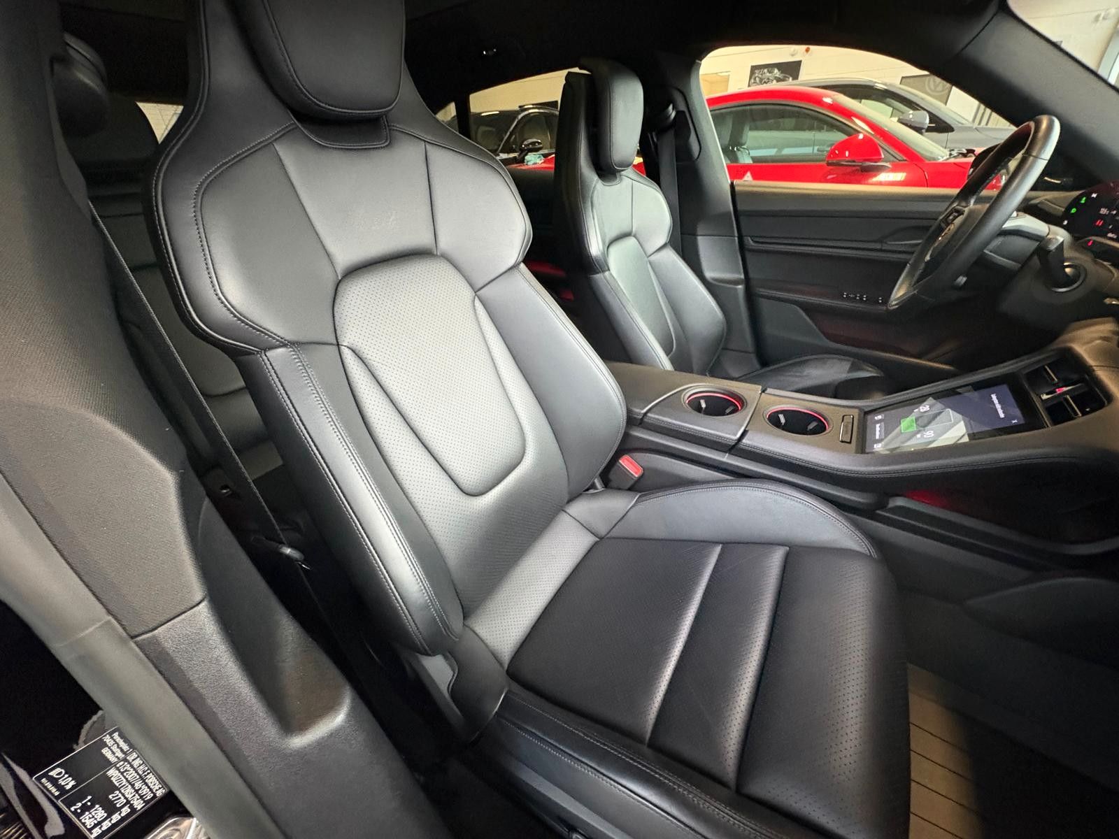 Fahrzeugabbildung Porsche Taycan Sport Turismo/Sportchrono/Bose/Pano/