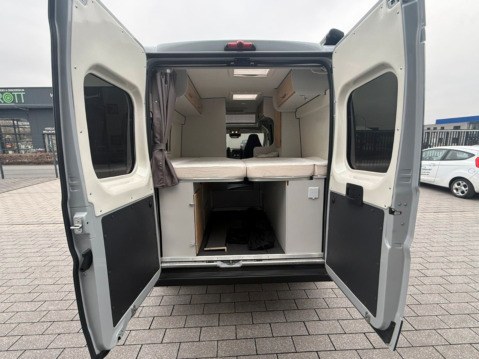 Fahrzeugabbildung Karmann Dexter DE 600 Automatik  160 PS