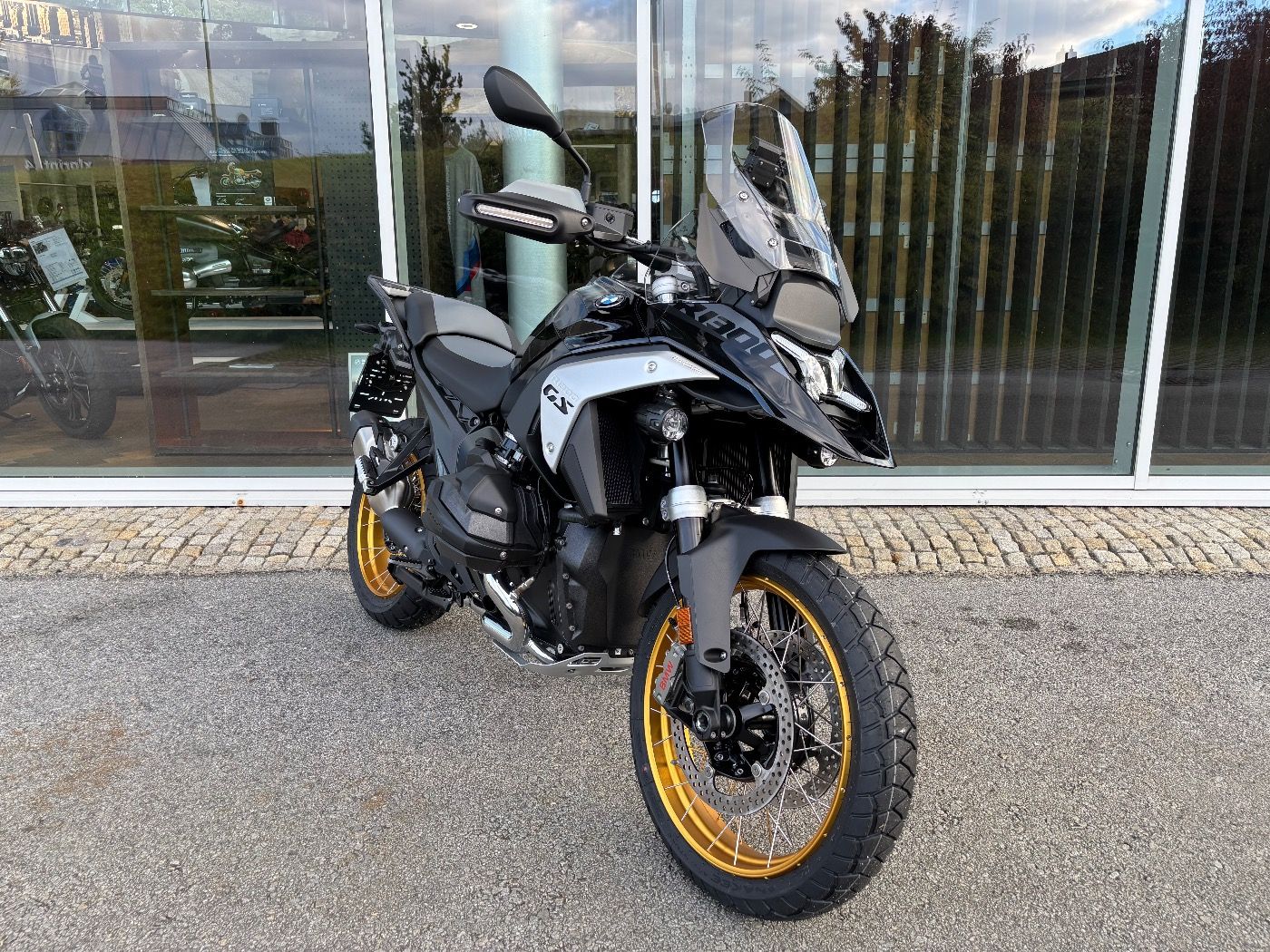 Fahrzeugabbildung BMW R 1300 GS Triple Black ASA