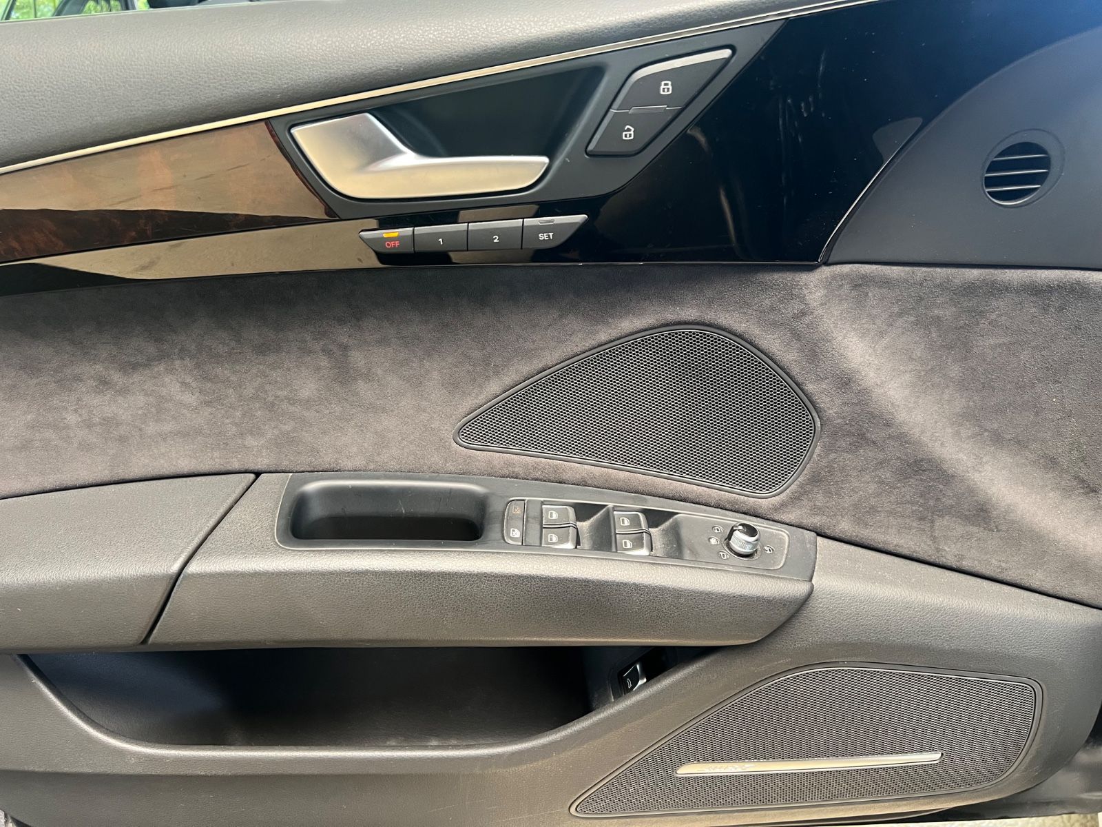 Fahrzeugabbildung Audi A8 3.0 TDI quattro * 20 S LINE ALUFELGEN *
