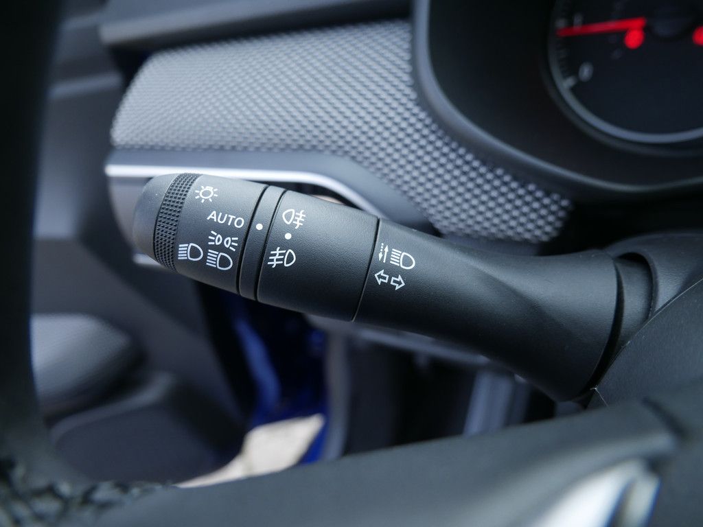 Fahrzeugabbildung Dacia Sandero Stepway Expression TCe 90