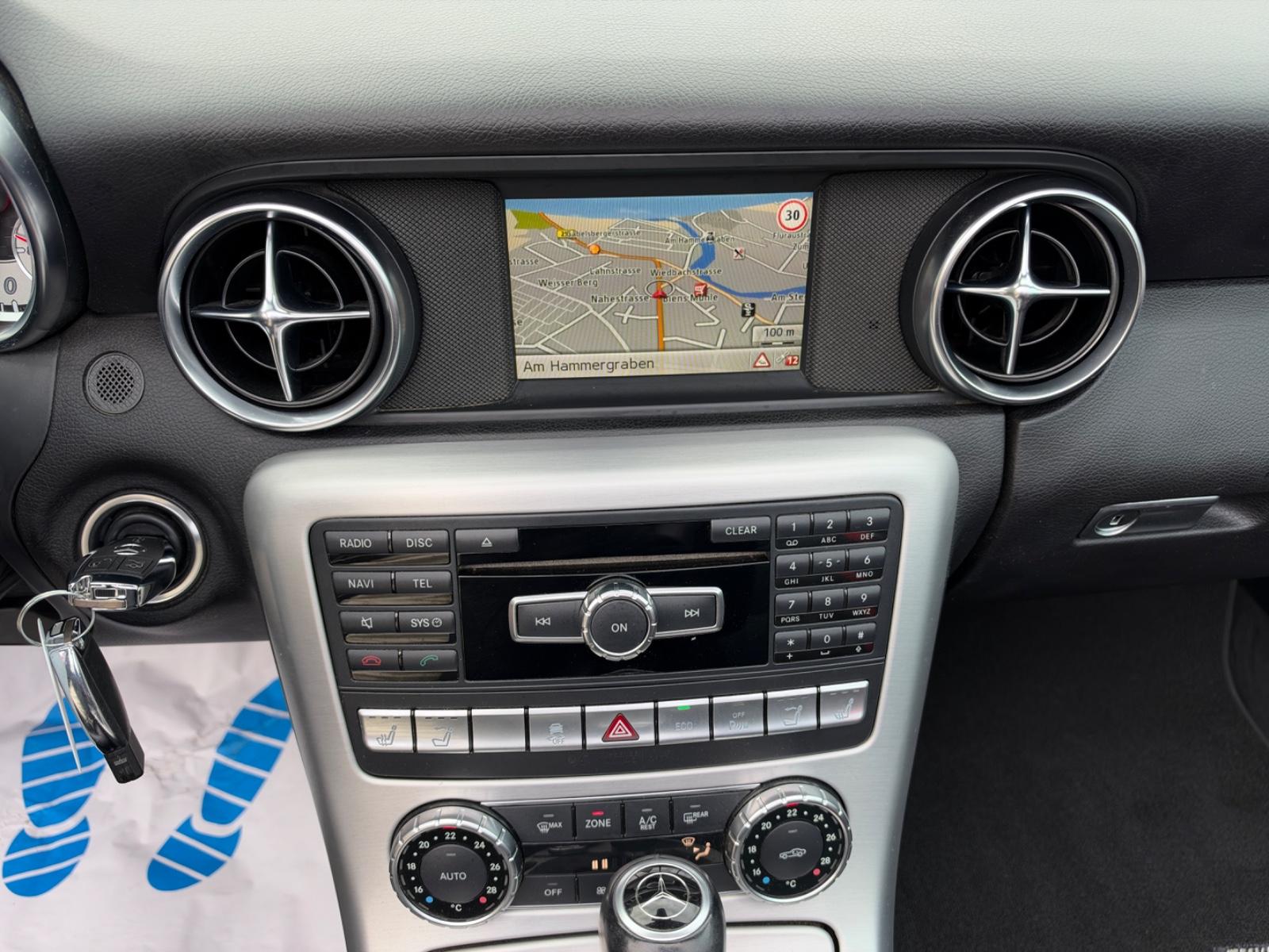 Mercedes-Benz SLK 350 V6 AMG-Line AirScarf 2.Hd Navi ILS Leder