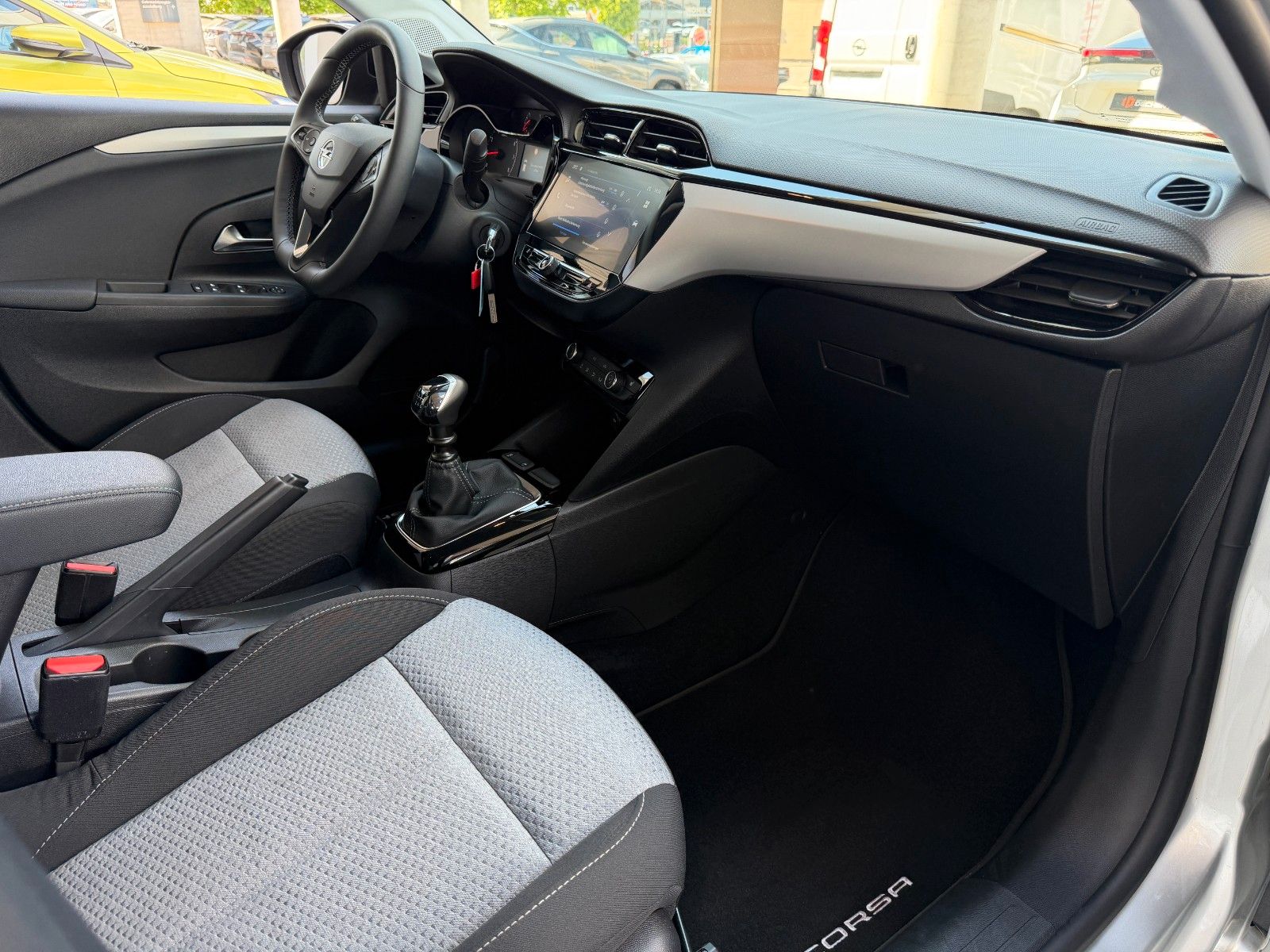 Fahrzeugabbildung Opel Corsa F Edition 100PS PDC/Allwetter/SHZ!