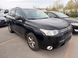 Mitsubishi Outlander 2.0 PHEV Instyle Instyle - Mitsubishi Outlander Instyle mit Hybrid-Antrieb (Benzin/Elektro)