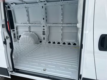 Fotografie 12 des Opel Movano Kasten L2H1 Kamera AHK Allwetter Schwings