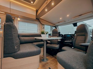 Fahrzeugabbildung HYMER / ERIBA / HYMERCAR B-KLASSE MODERN COMFORT BMC-I 680 PREMIUM