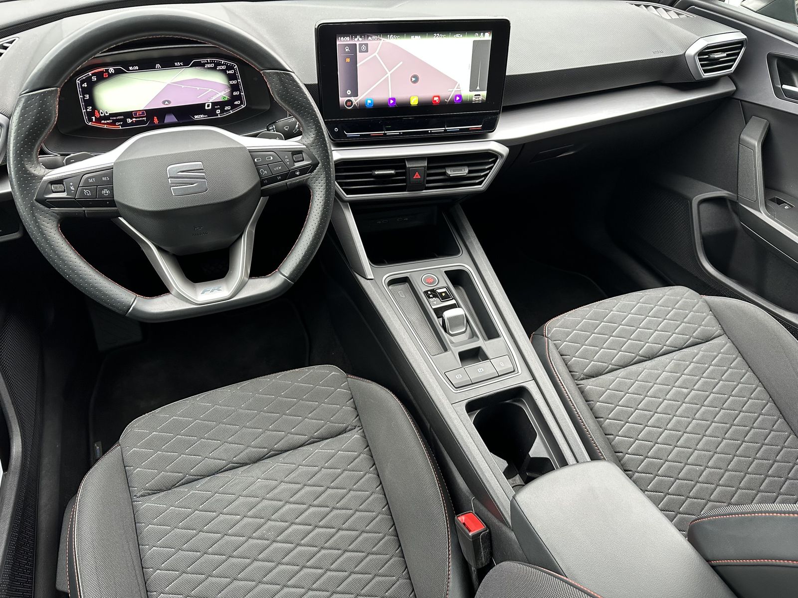 Fahrzeugabbildung SEAT Leon Sportstourer 2.0 TDI FR NAV+LED+VCOCK+KAMER