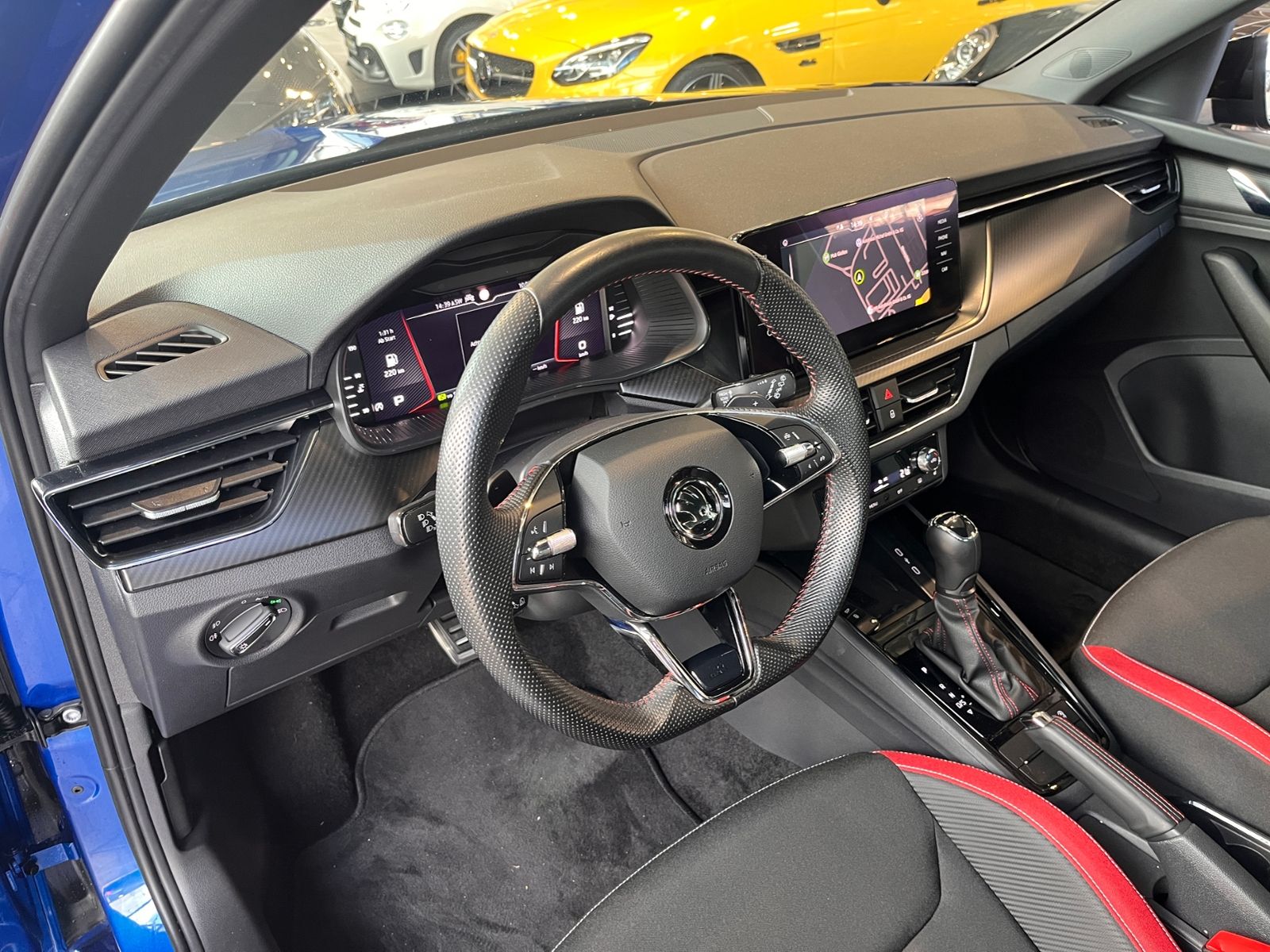 Fahrzeugabbildung SKODA Kamiq Monte Carlo AHK PANO ACC LED