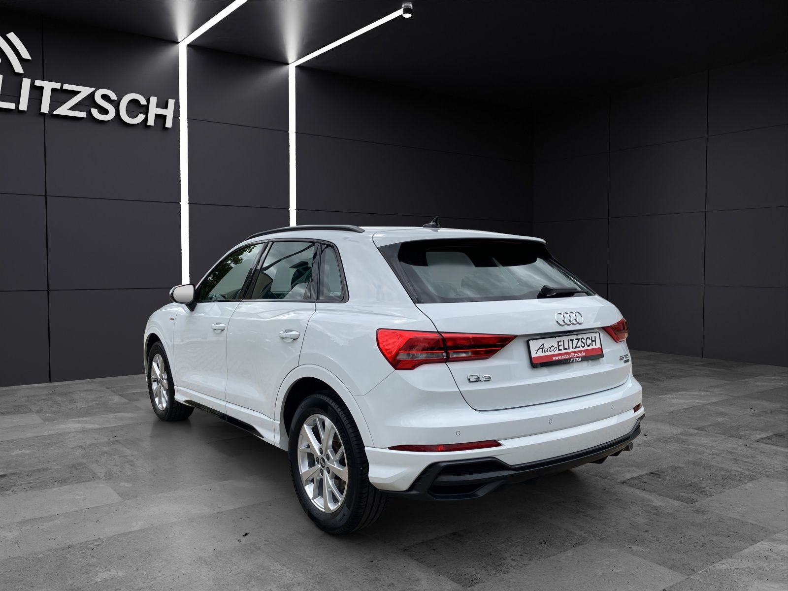 Fahrzeugabbildung Audi Q3 35 TDI quattro S-line S-tronic Navi AVC GRA R