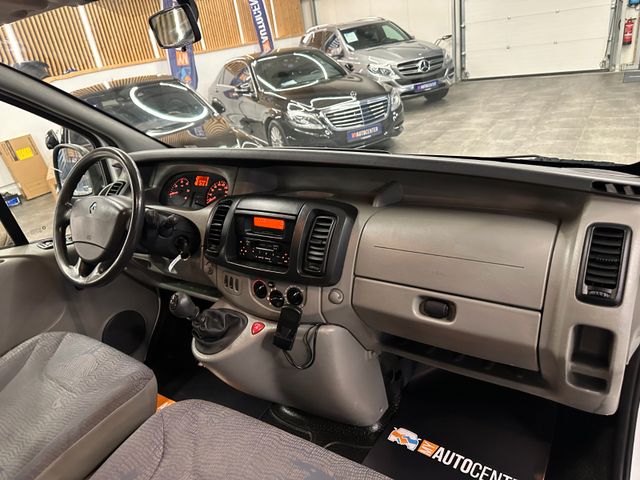 Renault Trafic Combi L1H1 2,7t  verglast*9- Sitzer*AHK*