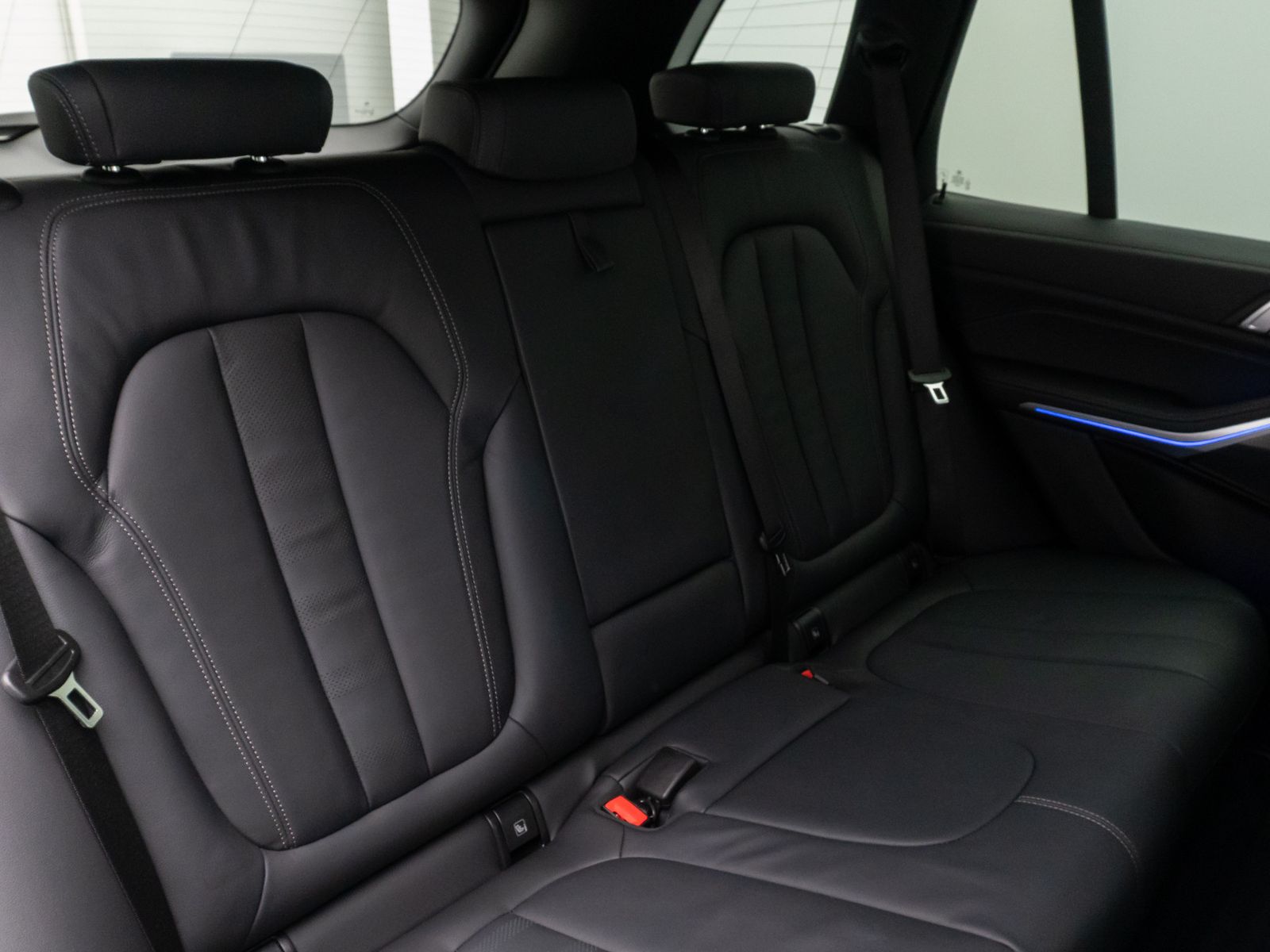 Fahrzeugabbildung BMW X5 xD30d M Sport HUD DAB DisplayKey HiFi 22Zoll