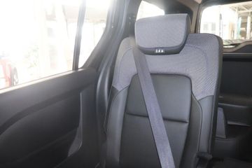 Fotografie 17 des Nissan Townstar DIG-T 130 Kombi L2 N-Connecta 7 Sitze