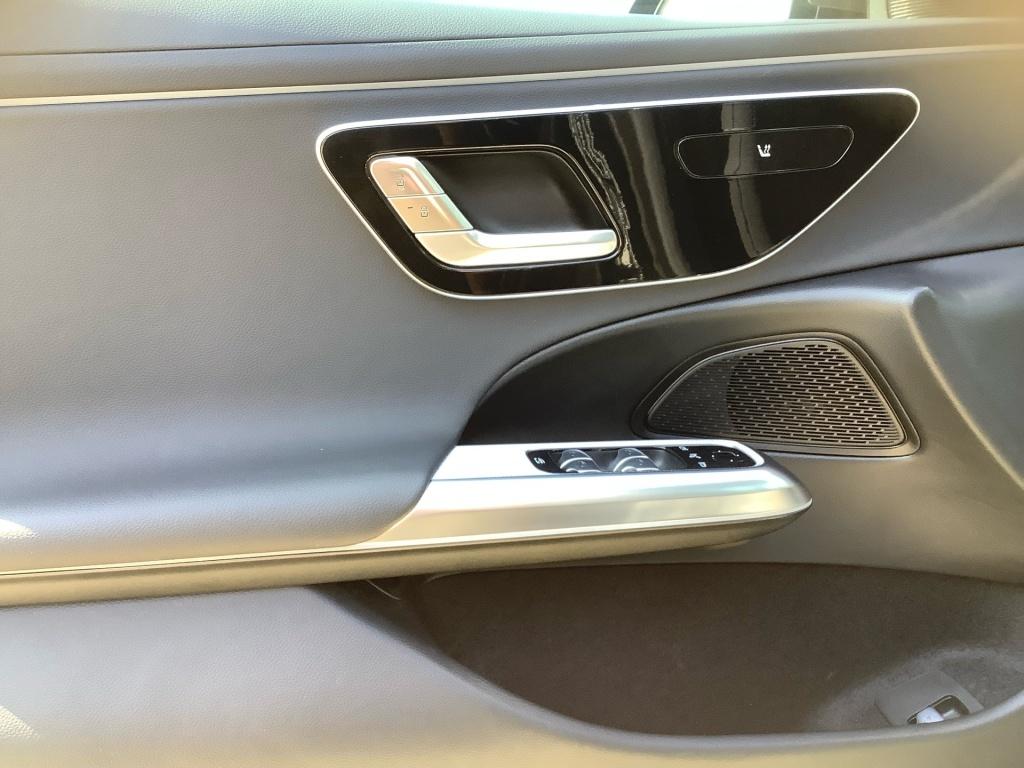 Mercedes-Benz E 220 d T AVANTGARDE+MBUX+DISTR+TOTW+KAMERA+AHK