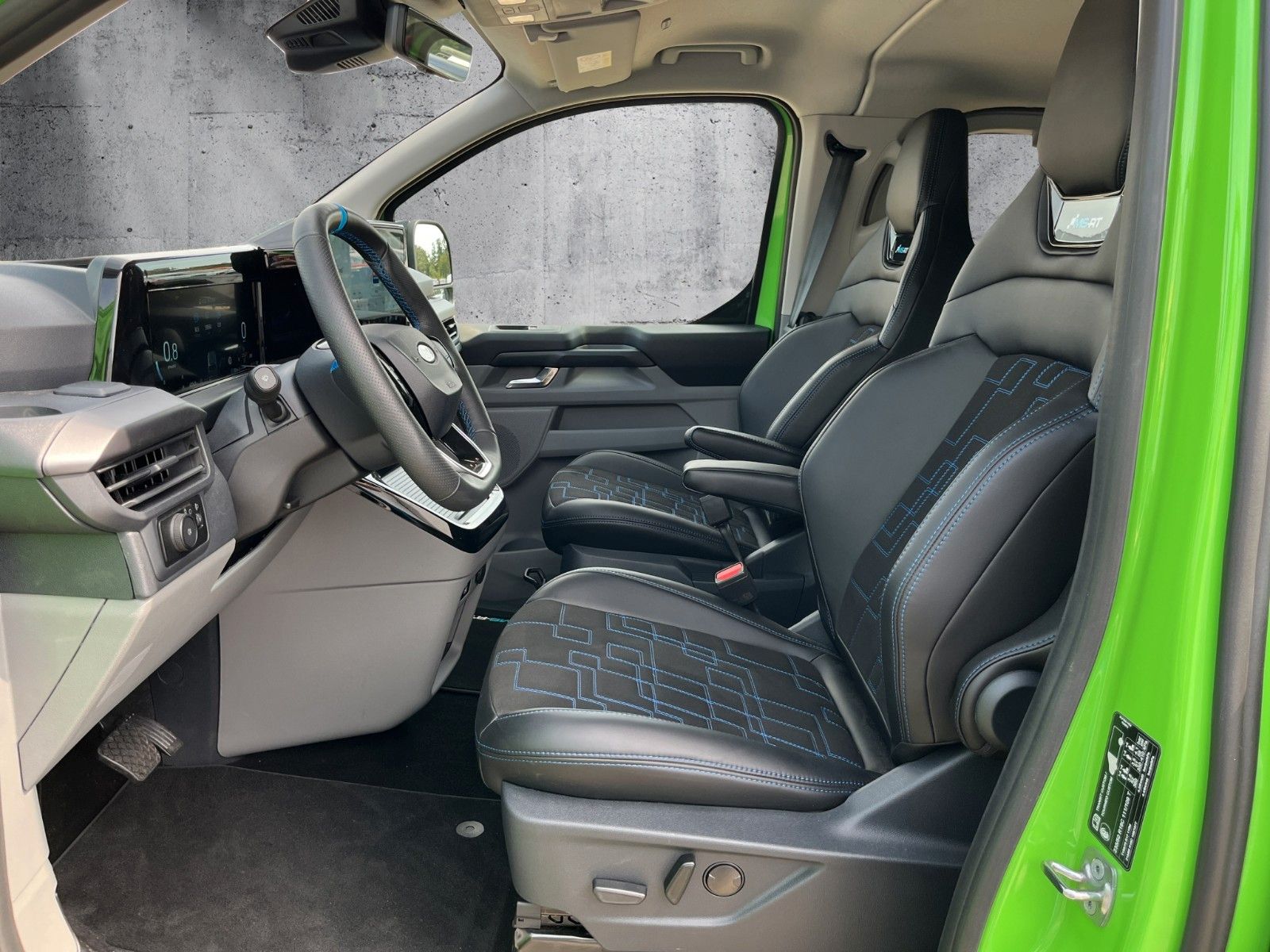 Fahrzeugabbildung Ford Transit Custom 320 L2 MS-RT DoKa