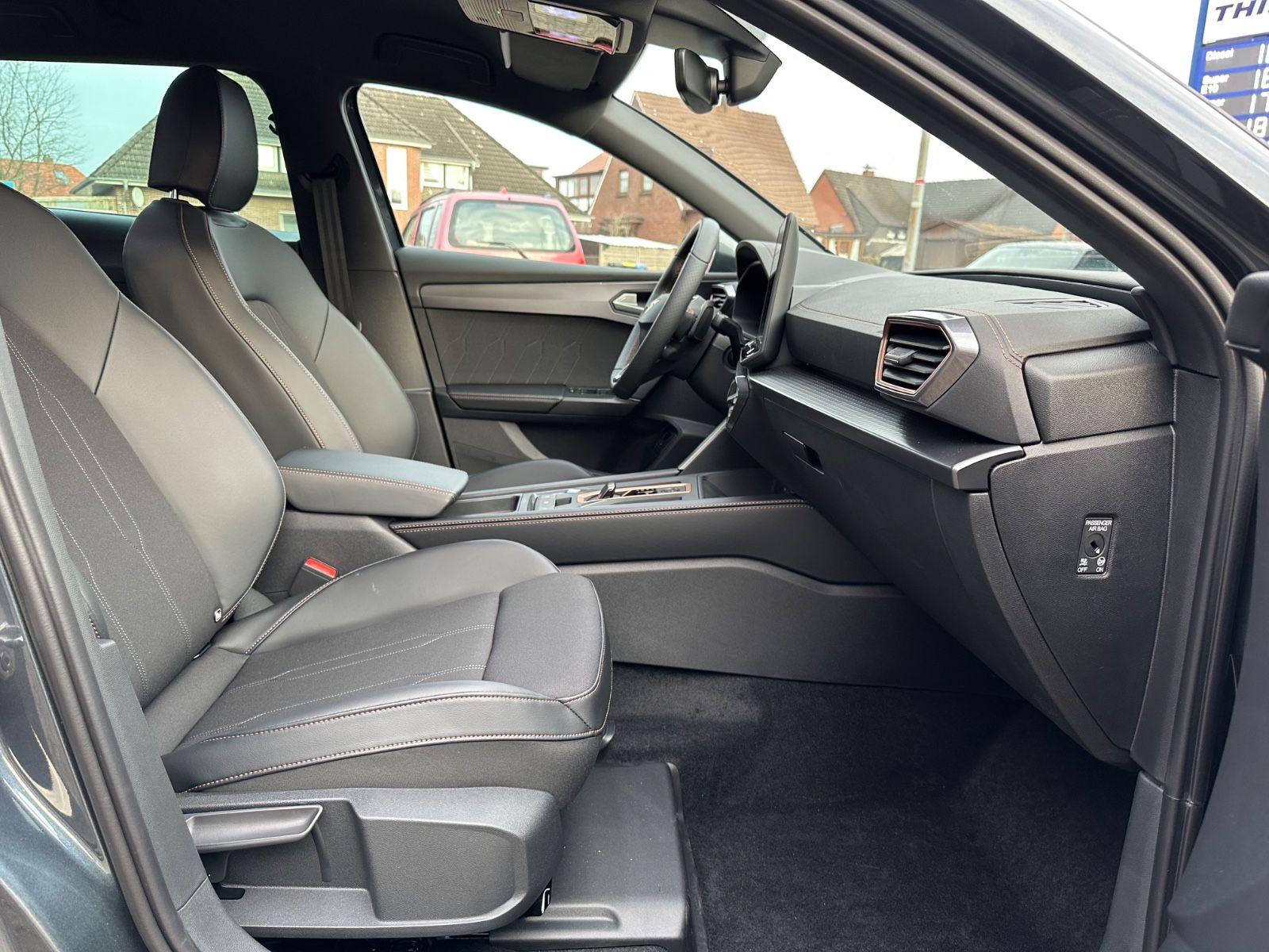 Fahrzeugabbildung CUPRA Leon ST 1.5 eTSI DSG Navi/ACC/AHK/LED/Shzg/GJR