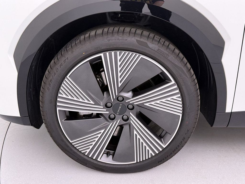 Lynk & Co 08