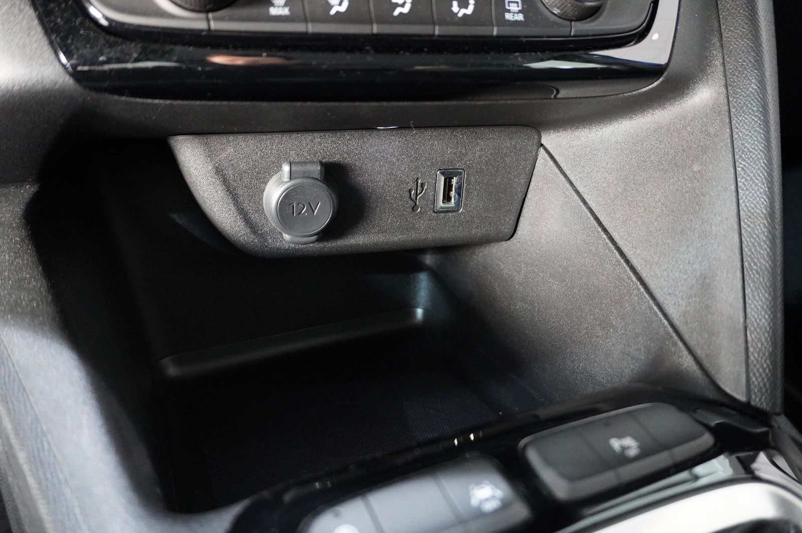 Fahrzeugabbildung Opel Corsa F 1.2 EDITION NAVI/KAMERA/TEMP./PDC/DAB+