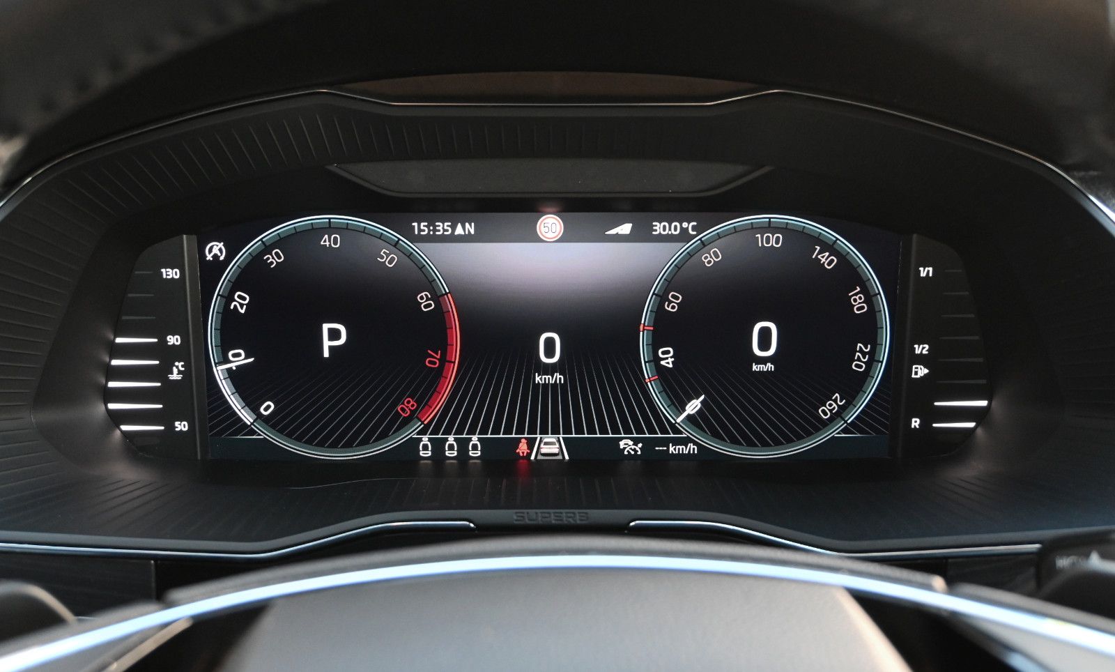 Fahrzeugabbildung SKODA Superb 1.5 TSI ACT DSG STYLE COMBI °ACC°AHK°