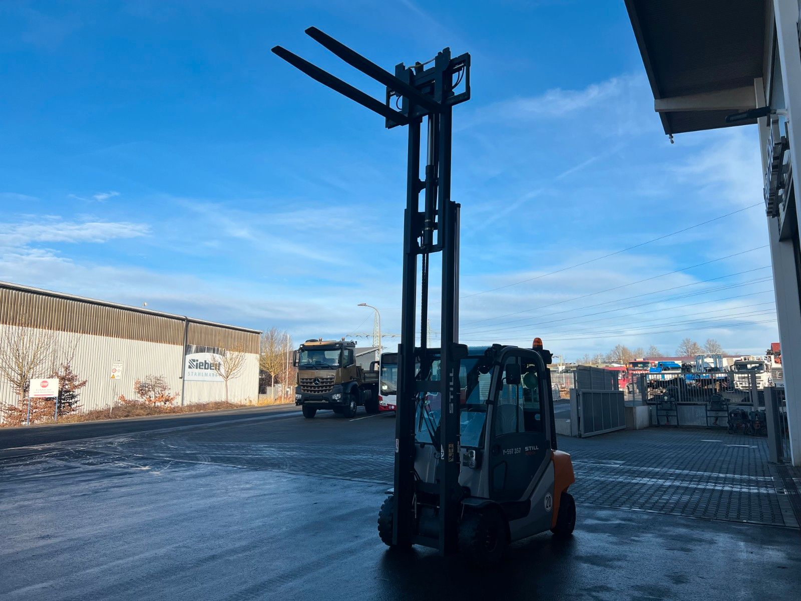 Fahrzeugabbildung Still RX70-30 / Triplex: 4.60m / nur 568h / SS / Waage